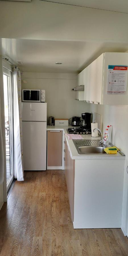 Mobile Home Lux Otok Murter يزيرا المظهر الخارجي الصورة