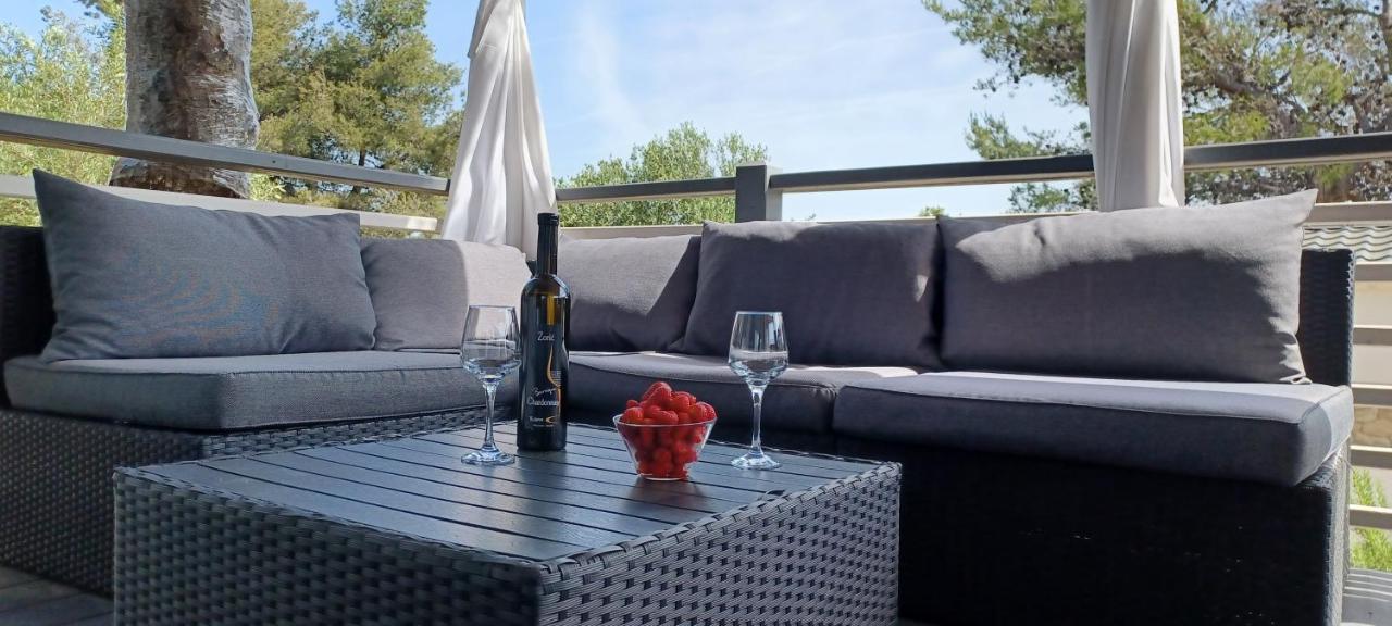 Mobile Home Lux Otok Murter يزيرا المظهر الخارجي الصورة