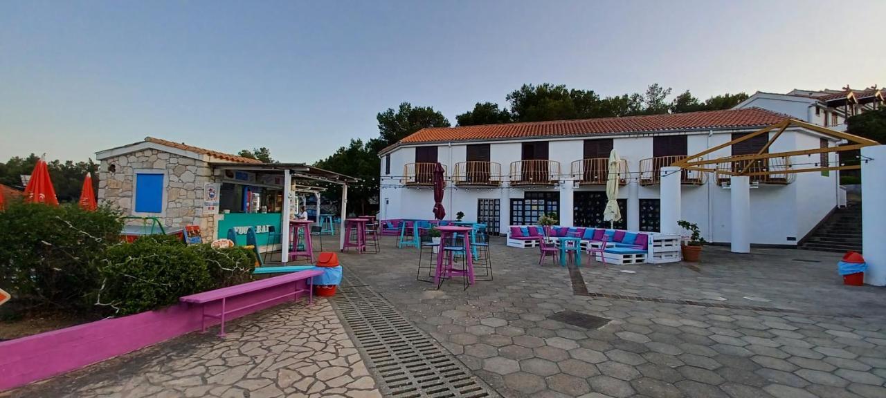 Mobile Home Lux Otok Murter يزيرا المظهر الخارجي الصورة