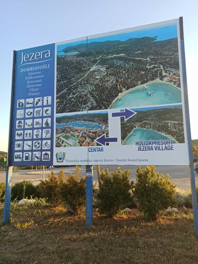 Mobile Home Lux Otok Murter يزيرا المظهر الخارجي الصورة